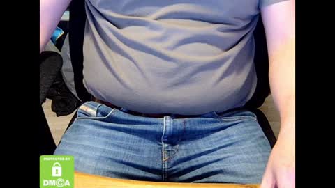 Snapshot of sneakybill82 chatting on 01/05/25, 06:35 Sneakybill online show from 01/05/25, 06:35