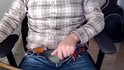 Snapshot of sneakybill82 chatting on 10/20/25, 06:36 Sneakybill online show from 10/20/25, 06:36