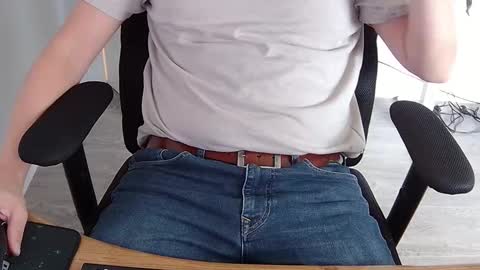 Sneakybill online show from 03/23/26, 07:01