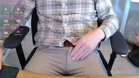 Sneakybill online show from 04/21/26, 06:41