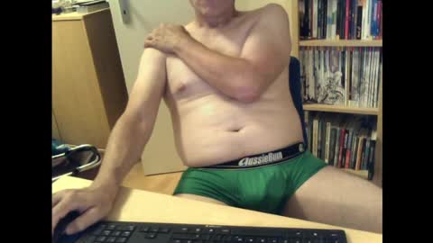 Snapshot of sneaxfreund chatting on 06/06/26, 11:09 sneaxfreund online show from 06/06/26, 11:09