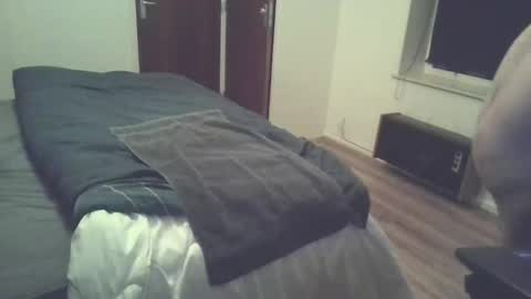 Snapshot of snellehenkie chatting on 02/02/26, 07:12 snellehenkie online show from 02/02/26, 07:12