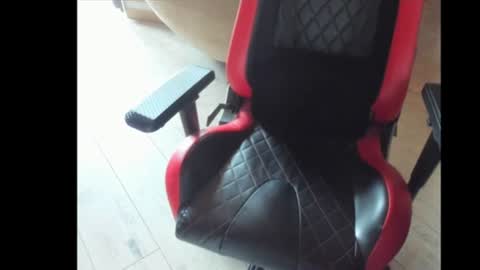 snip1977 online show from 09/16/25, 12:28