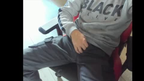 snip1977 online show from 10/09/25, 11:08