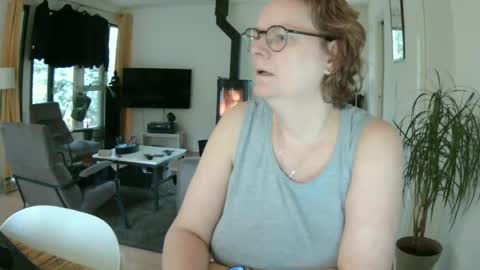 Snoeske and Woodwurm online show from 12/31/24, 02:36