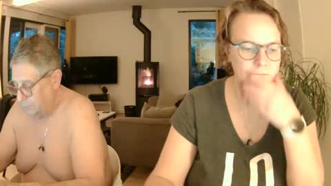 Snoeske and Woodwurm online show from 01/01/25, 03:46
