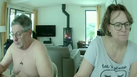 Snoeske and Woodwurm online show from 01/11/25, 02:25