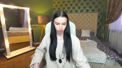 snow_whiteeex online show from 01/12/25, 06:49