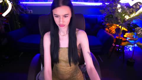 snow_whiteeex online show from 01/14/25, 02:11