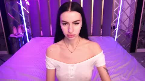 snow_whiteeex online show from 02/01/26, 06:34