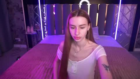 snow_whiteeex online show from 05/17/26, 05:27