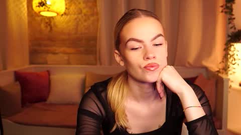 Hanna online show from 09/26/25, 09:02