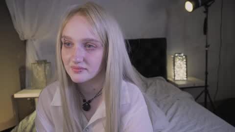 Ellie online show from 05/22/26, 05:25