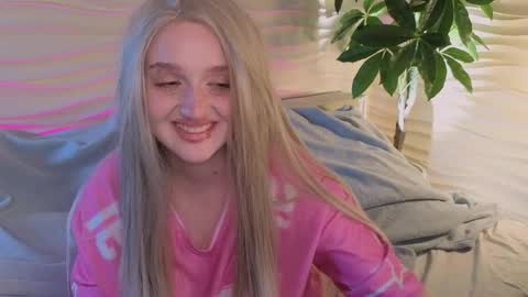 Ellie online show from 05/31/26, 05:26