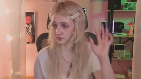 Ellie online show from 06/17/26, 09:34