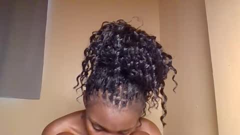 Snowie eyes online show from 02/26/26, 12:59