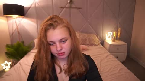 snowwhite_bella online show from 11/04/25, 08:19