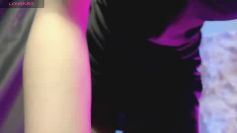 snowy_alice online show from 04/19/26, 03:22