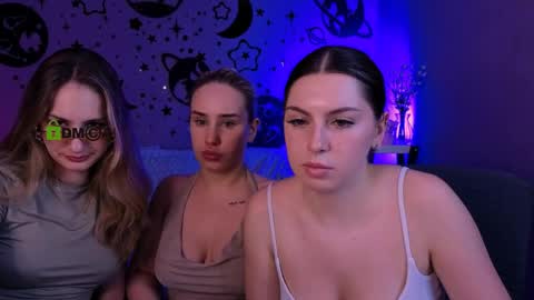 Snapshot of so_hot_rosalie chatting on 05/19/26, 01:56 so_hot_rosalie online show from 05/19/26, 01:56