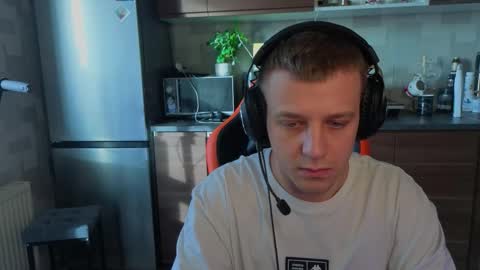 Snapshot of sobaka_masturbaka chatting on 02/15/26, 07:51 kluvr4 online show from 02/15/26, 07:51