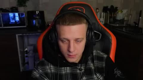 Snapshot of sobaka_masturbaka chatting on 02/22/26, 10:19 kluvr4 online show from 02/22/26, 10:19