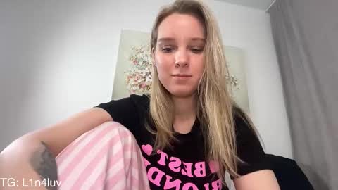 Snapshot of sof1bl1ss chatting on 03/14/26, 06:57 Sofi online show from 03/14/26, 06:57