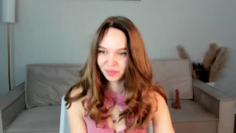 Sofa online show from 04/20/26, 01:08