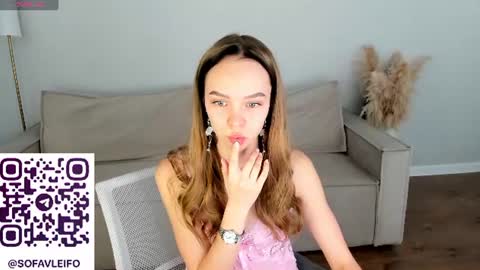 Snapshot of sofa_vleifo chatting on 06/25/26, 01:05 Sofa online show from 06/25/26, 01:05
