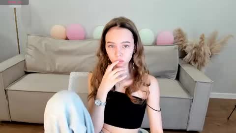 Snapshot of sofa_vleifo chatting on 07/06/26, 01:13 Sofa online show from 07/06/26, 01:13