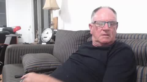 Snapshot of sofar06 chatting on 12/06/24, 11:33 sofar06 online show from 12/06/24, 11:33