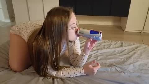 Snapshot of sofaris chatting on 11/12/25, 08:19 Sophy online show from 11/12/25, 08:19