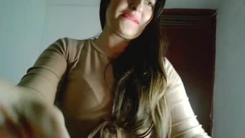 Snapshot of soffi_betacur chatting on 04/16/26, 04:13 Soffi Betacur online show from 04/16/26, 04:13