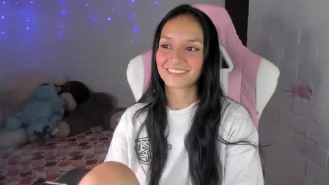 Snapshot of sofi1608 chatting on 10/08/25, 05:05 sofia online show from 10/08/25, 05:05