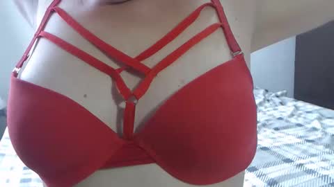 Snapshot of sofi995971 chatting on 04/20/26, 04:10 Sofa Castellanos online show from 04/20/26, 04:10