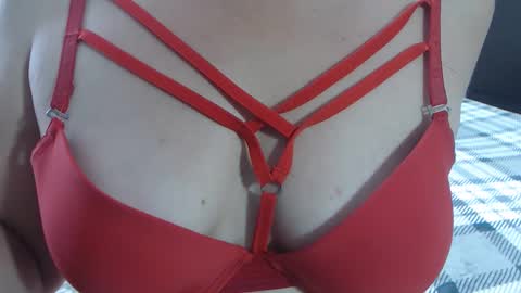 Snapshot of sofi995971 chatting on 05/04/26, 05:42 Sofa Castellanos online show from 05/04/26, 05:42