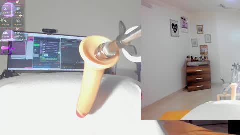 Snapshot of sofi__velez_ chatting on 10/22/25, 05:24 Sofi online show from 10/22/25, 05:24