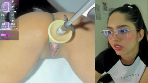 Snapshot of sofi__velez_ chatting on 05/08/26, 05:40 Sofi online show from 05/08/26, 05:40