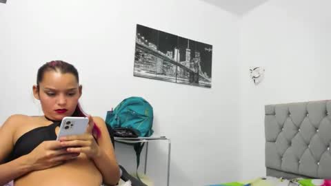 Snapshot of sofi_and_santy chatting on 09/28/25, 10:15 SOFI AND SANTY online show from 09/28/25, 10:15