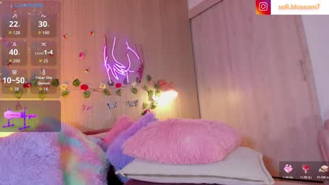 Sofi Blossom  online show from 04/07/26, 09:04