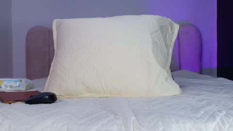 Sofia online show from 11/12/25, 11:54