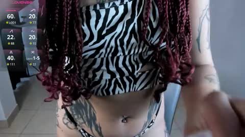 Snapshot of sofi_f_w chatting on 11/17/25, 08:36 Sofi online show from 11/17/25, 08:36