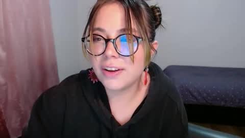 Snapshot of sofi_lynch chatting on 11/09/25, 08:45 Sofi Lynch online show from 11/09/25, 08:45