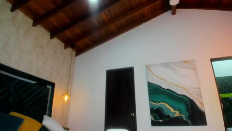 Sofi online show from 04/05/26, 11:18