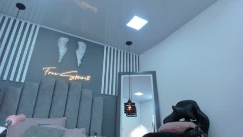 valen online show from 12/15/24, 07:53