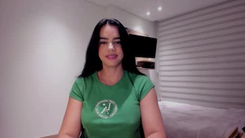 Snapshot of sofi_saenzz chatting on 10/08/25, 12:08 Sofi Saenzz  online show from 10/08/25, 12:08