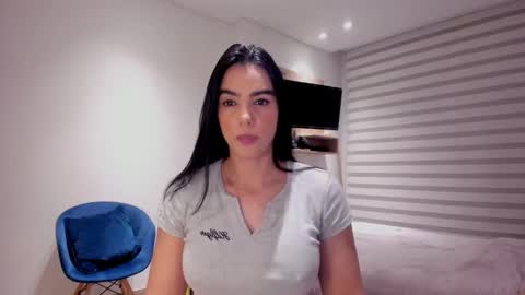 Snapshot of sofi_saenzz chatting on 10/14/25, 12:00 Sofi Saenzz  online show from 10/14/25, 12:00