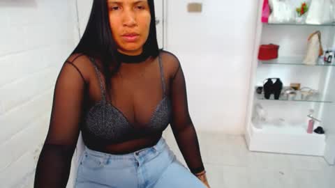 sofia vene  online show from 10/12/25, 12:04