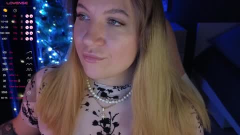 Snapshot of sofia__fairy chatting on 12/25/24, 08:18 Sofia Lush is active PVT is open Welcome to the world of pleasure online show from 12/25/24, 08:18