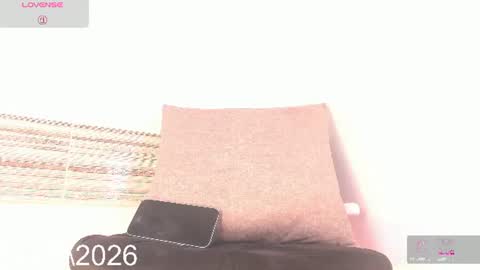Snapshot of sofia_burbano chatting on 07/14/26, 04:17 Sofia Burbano online show from 07/14/26, 04:17