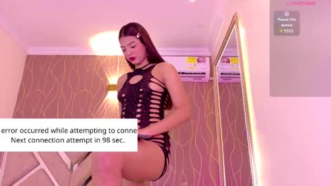 Snapshot of sofia_cleyton1 chatting on 11/18/25, 12:31 online show from 11/18/25, 12:31